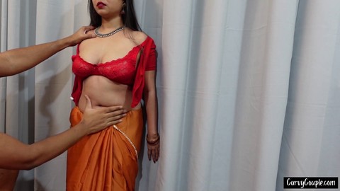 Tante indienne glamour dans un MMS desi satisfait tous les désirs avec un jeune étalon